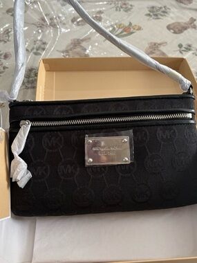 Michael Kors Jet Set Monogram Jacquard Large Wristlet with Box NWT